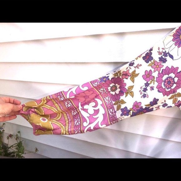 NWOT size small floral print romper - Picture 9 of 9